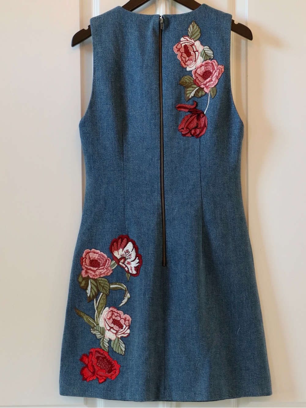 ALICE + OLIVIA CADE EMBROIDERED DENIM MINI DRESS - Picture 15 of 16